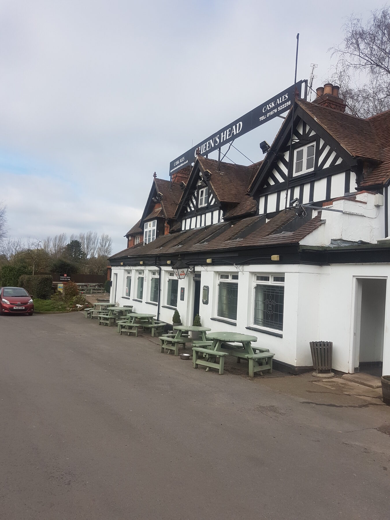 The Queen's Head on Old Road in Meriden